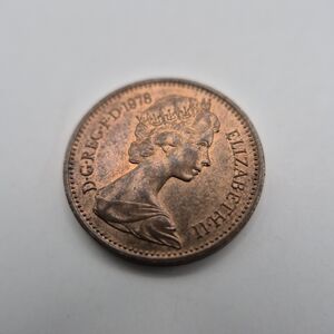 Vintage 1978 NEW PENNY Copper Coin with Queen Elizabeth II